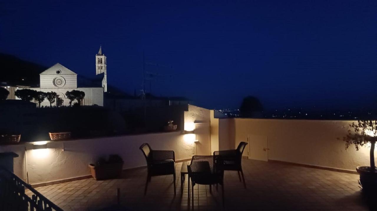 Scappo In Umbria, La Casa Di Eude Apartamento Assisi Exterior foto